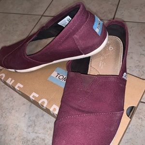 Men Maroon shoes, toms, size 8.5